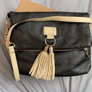 black leather handbolsas river island